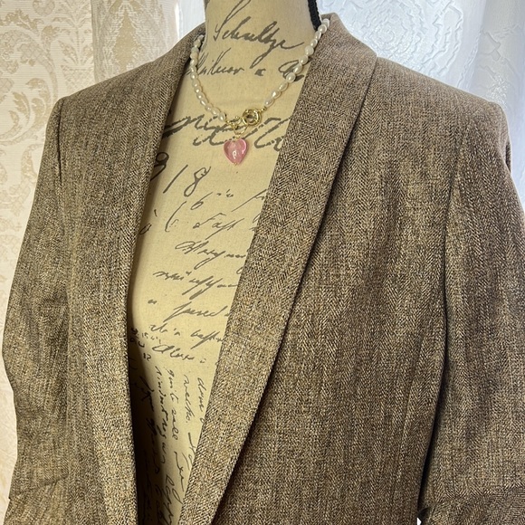 Blazer - Picture 2 of 5